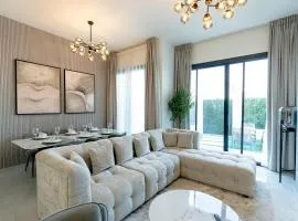 Nasma Luxury Stays - Opulent Family Escape in Marbella RAK