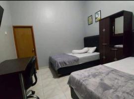 Homestay Pipa, hotel v destinaci Sukarami