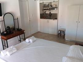 Ξενοδοχείο ΑΡΓΩ, hotel en Mirina