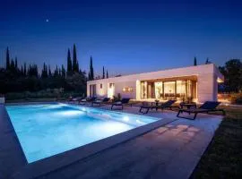 Villa Eta
