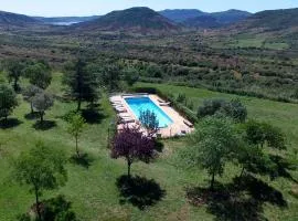 Gite Bergerie Piscine avec vue panoramique sur le Lac du Salagou