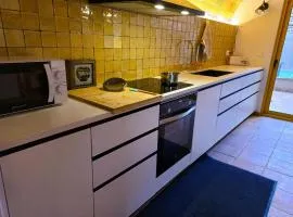 Casa moderna para 6 con piscina, chimenea, wifi y A/A en Costa Brava - ES-89-123