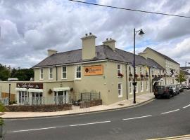 The Highlands Hotel, hotel em Glenties