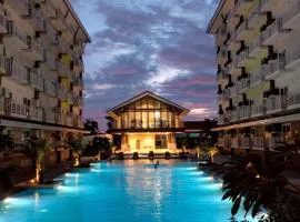 Rest and Fly Luxurious Budget Stay with Pool and Gym Hosted by Peter