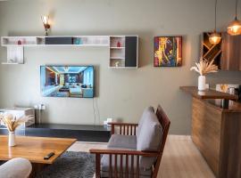 The Greige 3 Lakeside Condo in Entebbe, condo in Entebbe