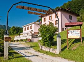Albergo Alpino da Tullio, hotel v destinaci Avio