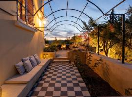La Belle Villa - Family Retreat Magnificent View, Hotel in Akrotiri