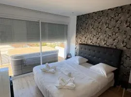 Hotel Sable Et Soleil - Port, Plage & Jacuzzi privé