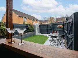 Bootle Haven - 2BD Retreat with Garden