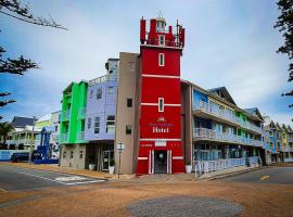 Point Village Hotel and Self Catering，位于莫塞尔湾的海滩酒店