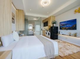 Madison Urban Stay - Free Massage and Laundry, apartment in Hanoi