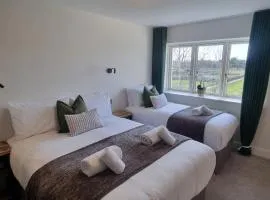 Hidden Acres- Deluxe Double & Single bedded room