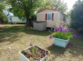 MOBILHOME 4 places, hotel en Sainte-Croix-du-Verdon