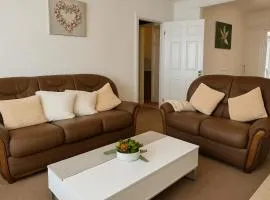 Elegant & Cozy 3 Bed End Terraced Stay