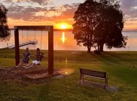 Stay a While at Murrays Beach retreat