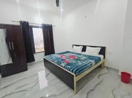 Non AC Room With Shared lounge