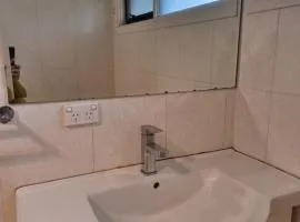 Private and big room with 2 beds Clarinda