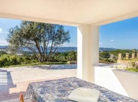 Three Bedroom And Three Bathrooms