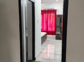 Peaceful Stay Near College