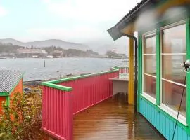 6 person holiday home in MÅLØY