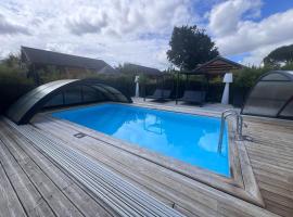 Gites d'Armor, hotel v destinaci Treguidel