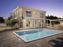 Villa OLIVIA - new and modern house with pool, souna, jacuzzi & playground, Ližnjan - Istra