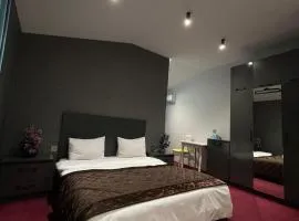 Mirror Design Hotel
