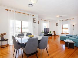 Sandcastle Loft - The Ultimate Fremantle Escape, villa in Fremantle