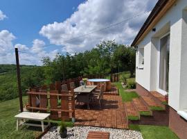 Remete Vendégház, hotel v destinaci Szekszárd