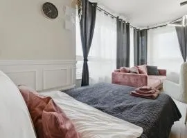 Stylowy apartament z balkonem i panoramą miasta