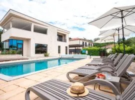 VSG Resort - Relaxing Apartments, 200m from the Sea, with Pool, Sauna & Jacuzzi