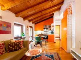 Elegant Colorful Apartment - Verona Apartments