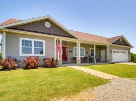 Near Bull Shoals Lake Spacious Golfers Getaway!