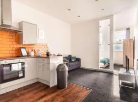 Charming 1 Bed Apartment in Central Blackburn
