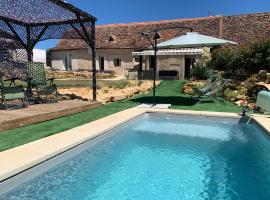 La grange en pierre - chic & piscine privée, Hotel in Queyssac