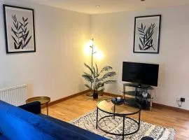 2BR Flat Free Parking Near Glasgow Green