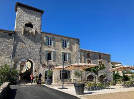 Vers le beau, hotel v destinaci La Romieu