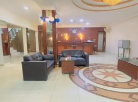 Hotel Grand Palace Multan, hotel with parking in Dargai
