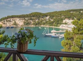 Liadromia Hotel: Patitiri şehrinde bir romantik otel