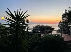 2-bedroom Tuscan seafront apartment - private seafront and access to the sea