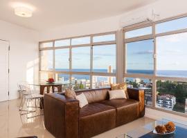 Luxury Surround Sea View Apartment, luxury hotel in Salvador