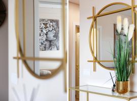 Modernus butas prie EŽERO, hotel pantai di Vilnius