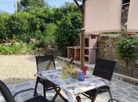 La casa di Giada, appartamento a piano terra in villetta con aria condizionata, wi-fi e parcheggio gratuito