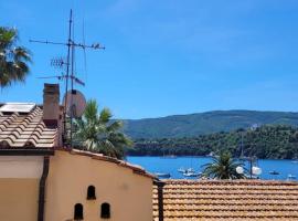 Nel cuore di Porto Azzurro - Goelba, hotel en Porto Azzurro