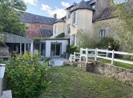 Maison de ville avec jardin clos
