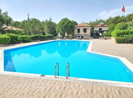 The Villages, C3 Suite Apart , Havuz, Barbeku, Balkon Teras，位于厄吕代尼兹的酒店