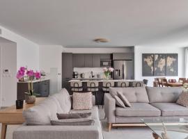 Magnifique Rooftop a Antibes 4 chambres – hotel w mieście Antibes