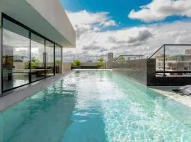 The Luxe Scene