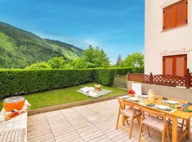 Giardino sul Lago - Vista su lago e montagne a Molveno, hotel en Molveno