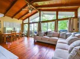 Waterfront Nolin Lake Gem: Guest House & Balcony
